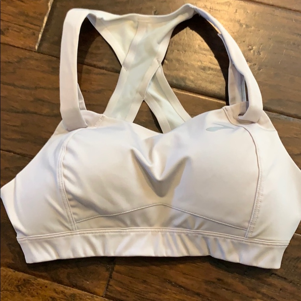 EUC brooks juno sports bra. 32C